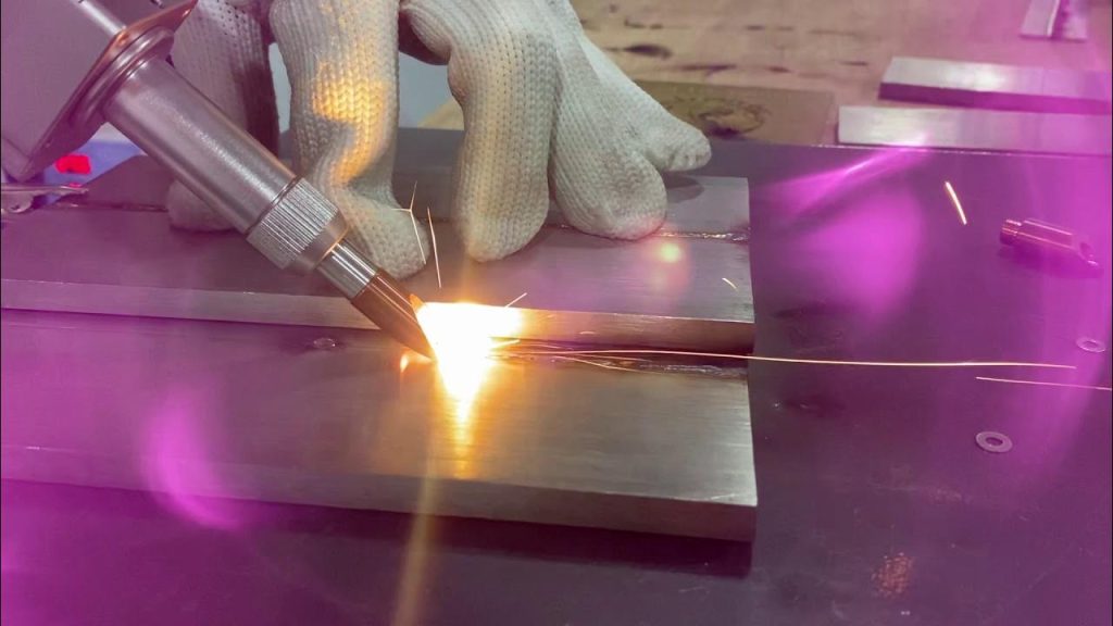 how does fiber laser welding work